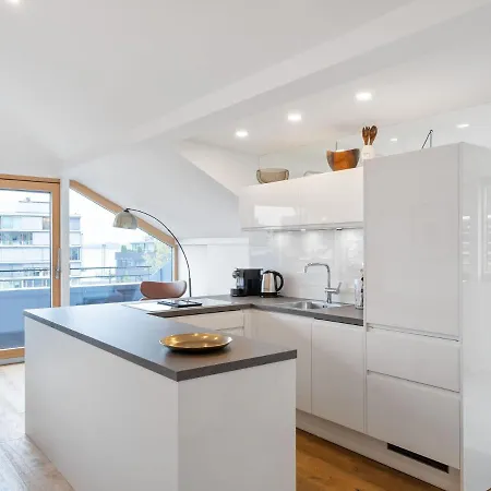 Sophisticated In With Balcony Appartement Brégence