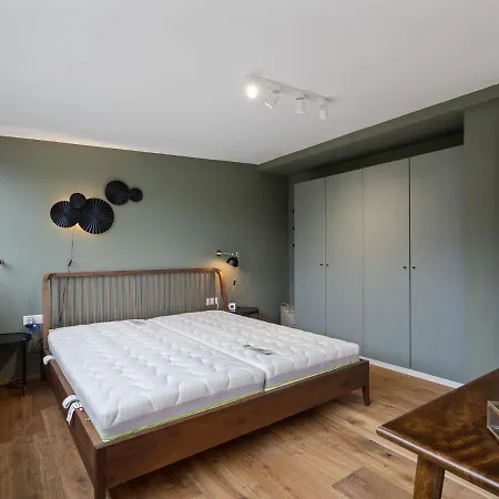 Appartement Sophisticated In With Balcony