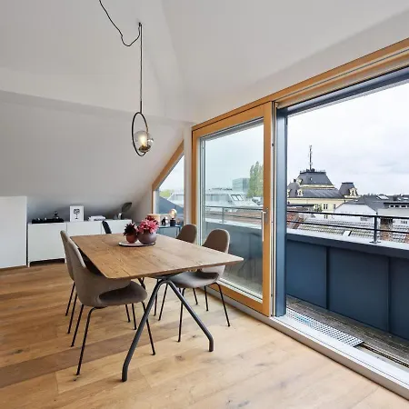 Sophisticated In With Balcony Appartement *