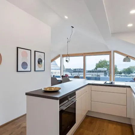 Sophisticated In With Balcony Appartement *