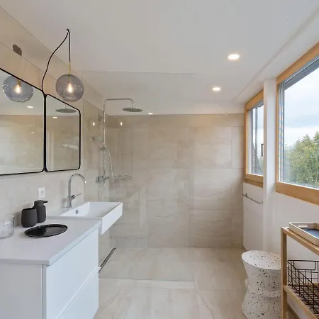 Sophisticated In With Balcony Appartement *