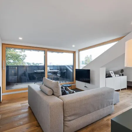 Sophisticated In With Balcony Appartement *