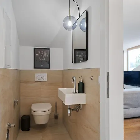 Sophisticated In With Balcony Appartement